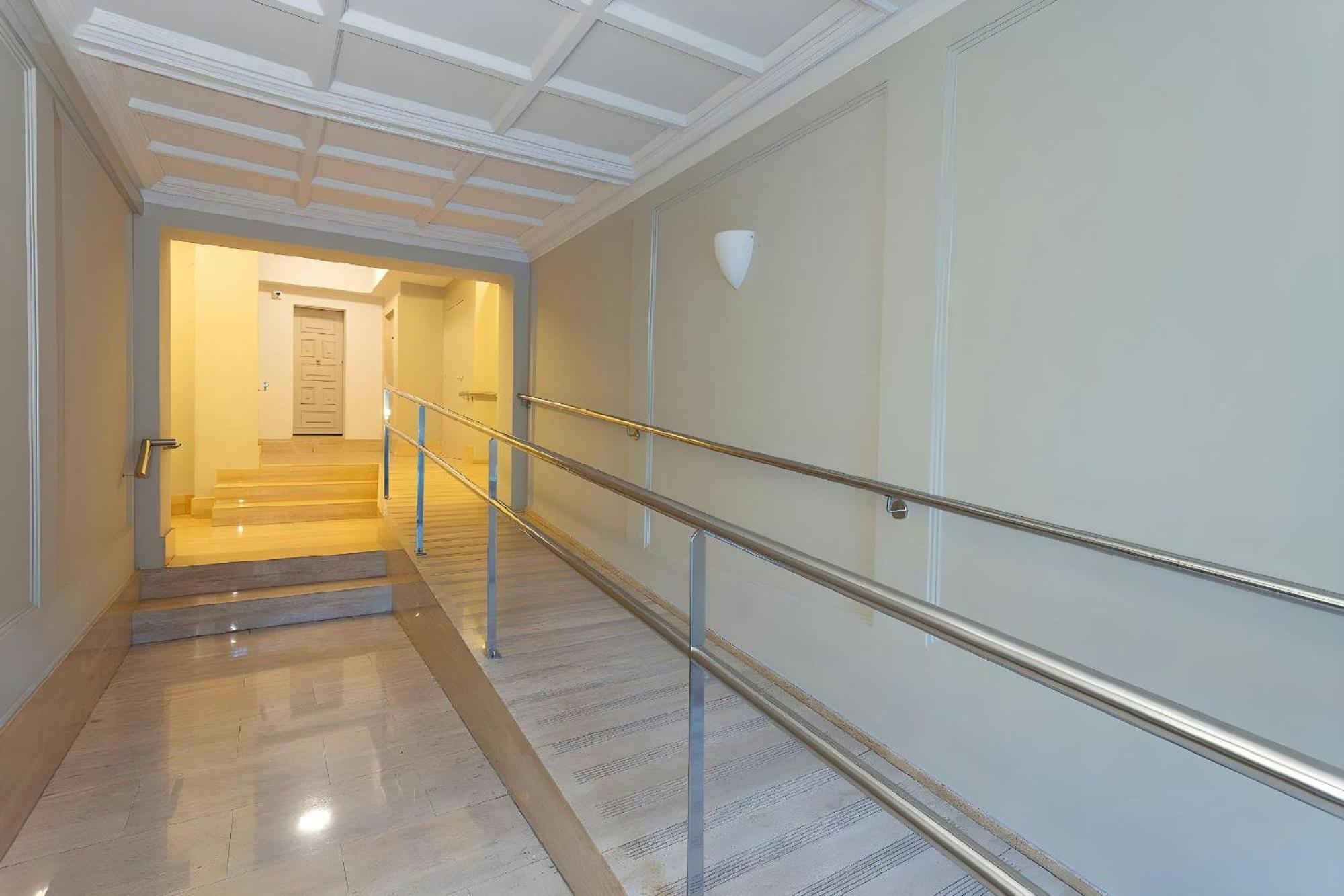 Апартаменты Filmoteca Sarria 1- Wifi Quiet Bright Comfi Барселона Экстерьер фото