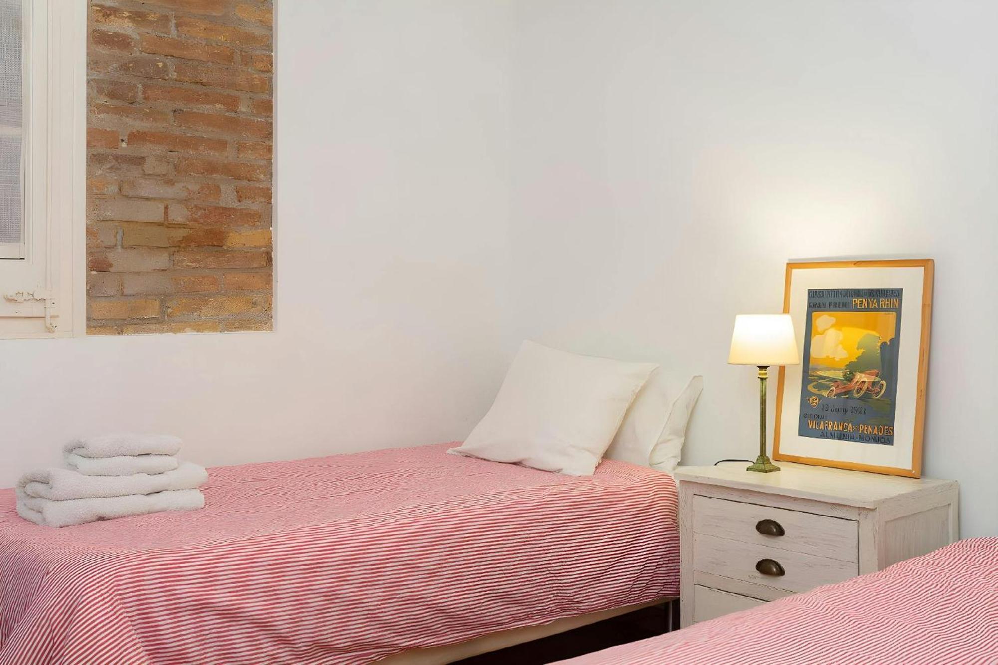 Апартаменты Filmoteca Sarria 1- Wifi Quiet Bright Comfi Барселона Экстерьер фото